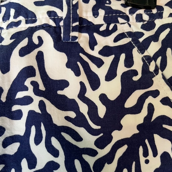 Lilly Pulitzer The Callahan Short. Size 00. Navy & White. Reef Cotton Chino - Picture 4 of 11